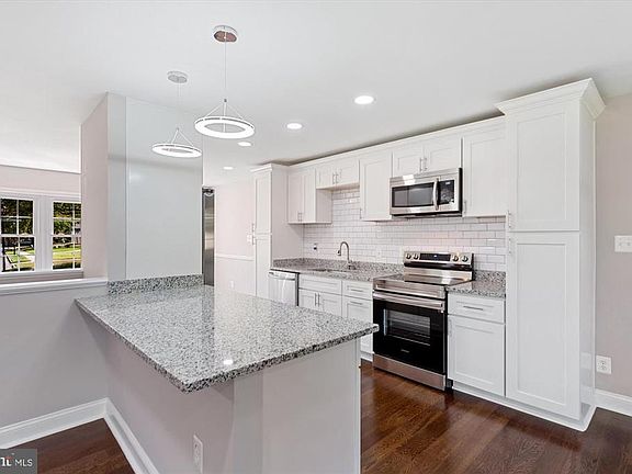 4th image of 2314 Candlewood Dr