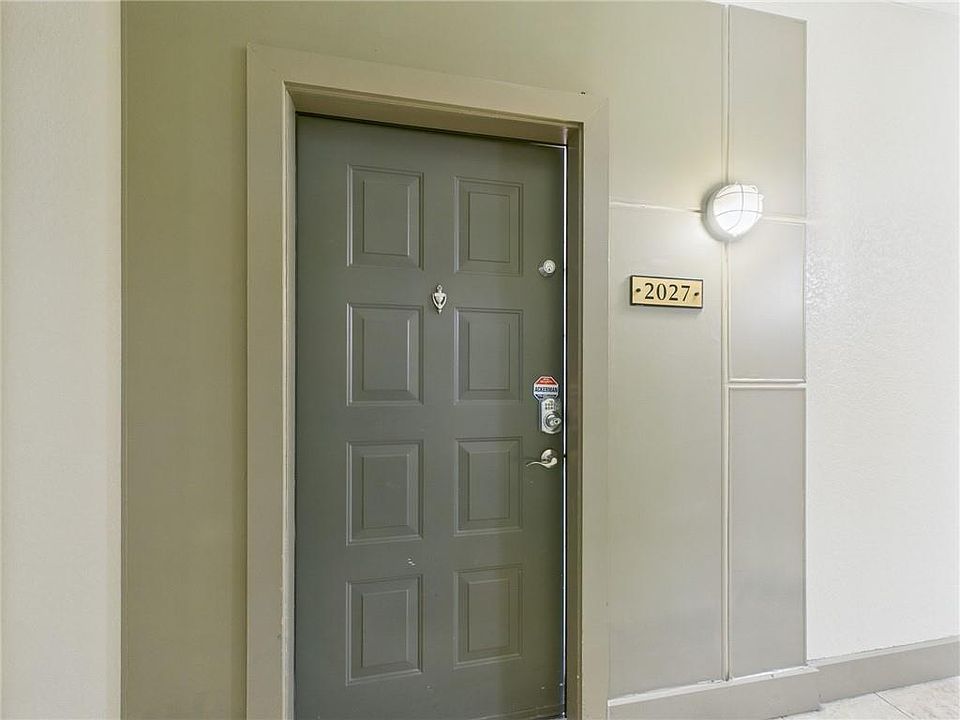 1st image of 400 17th St NW Unit 2027