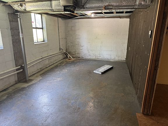 3rd image of 228 Clearview Dr