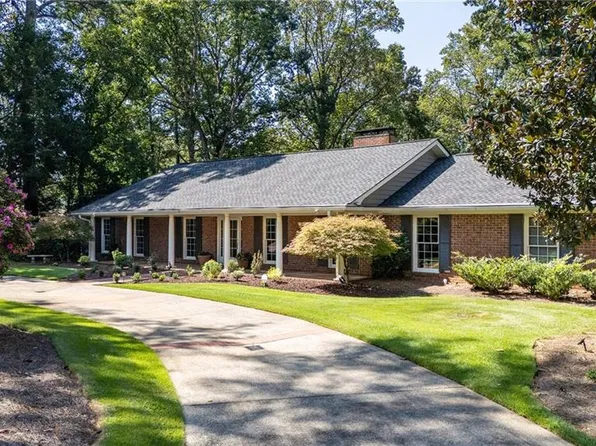 5580 Lake Island Dr, Sandy Springs, GA 30327