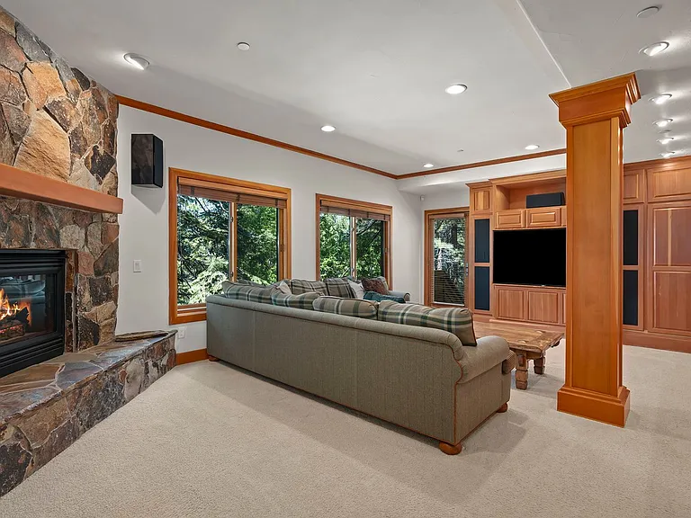 577 Eagle Dr — Photo 29