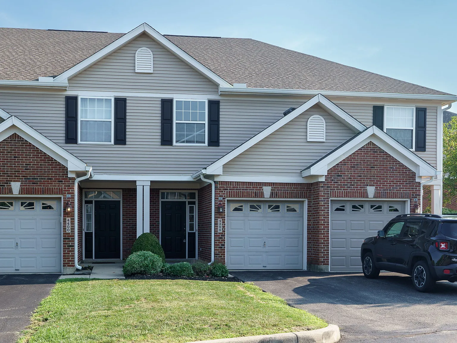 2 bed, 2.5 bath, 1116 sqft, $1,600 — Photo 2