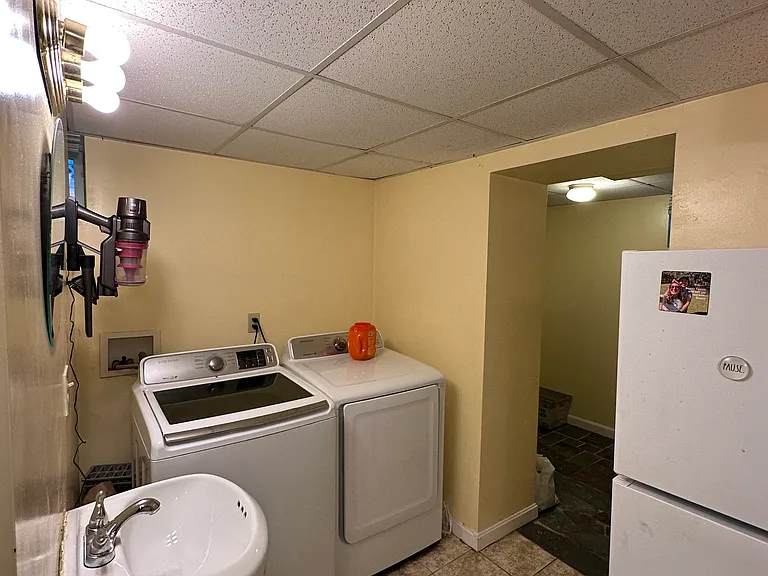 81 Academy Hill Rd #B — Photo 8