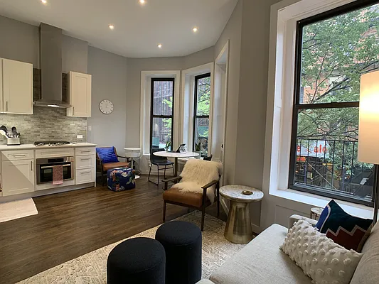 Rented by Tourma Realty LLC | media 52