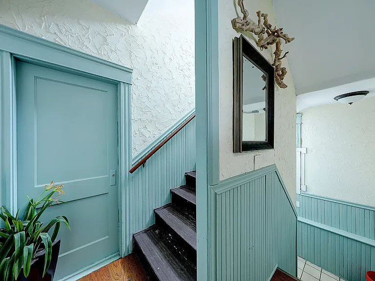 30 Weeden St #B2 — Photo 5
