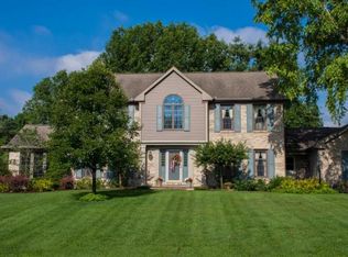 52455 Silverleaf Ct, Granger, IN 46530