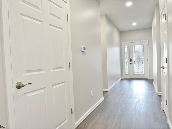 2nd image of 149 Hickory Ct NE
