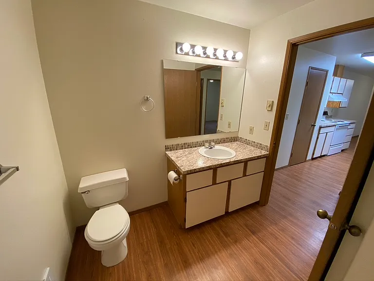 1100 N Alder St #15 — Photo 10