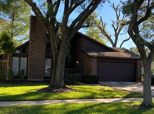 15902 Mill Point Dr, Houston, TX 77059