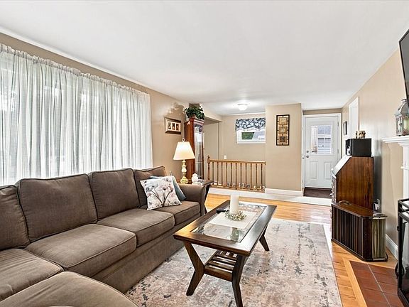 4th image of 29 Garfield Ave