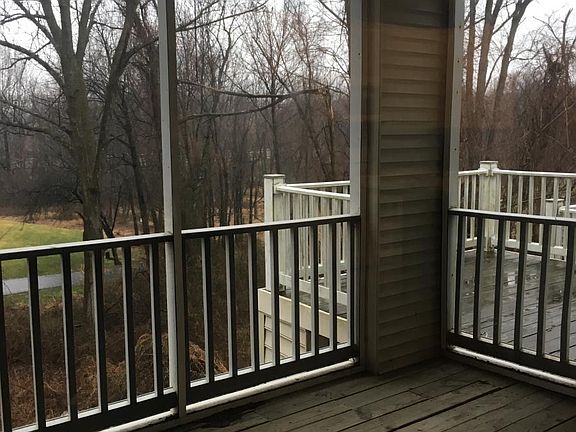 Screen-in Porch off the livingroom