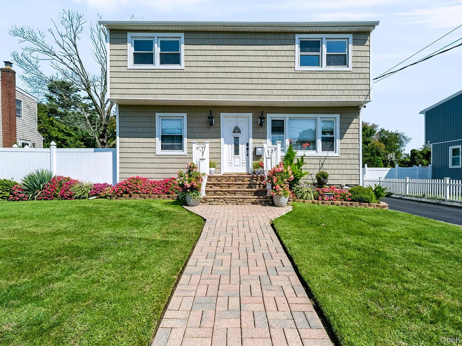 2 bed, 1.0 bath, 697 sqft, $2,800 — Photo 1