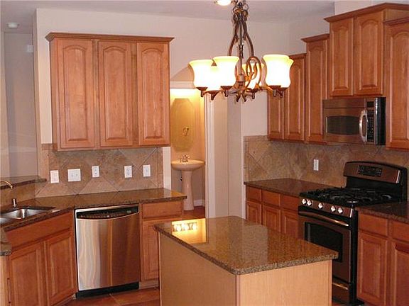 3rd image of 1400 Condor Dr