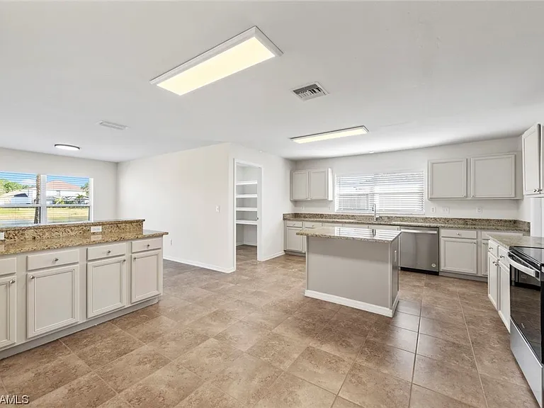 18251 Beauty Berry Ct — Photo 3