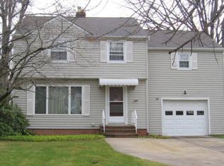 1343 Croyden Rd, Lyndhurst, OH 44124