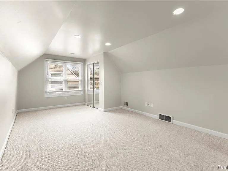 1313 Royal Ave — Photo 18