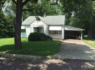 2423 Tazewell Rd, Pekin, IL 61554