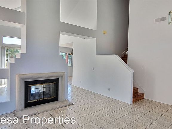 3rd image of 733 Marbella Cir