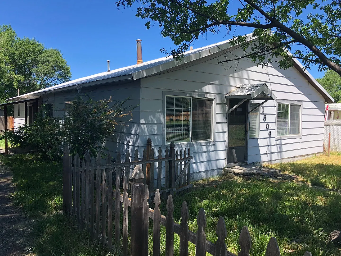 1506 Ivory St photo 1