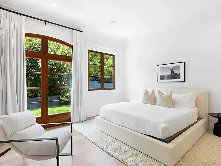 Guest bedroom 2