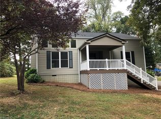 6630 Woodmere Dr, Walkertown, NC 27051