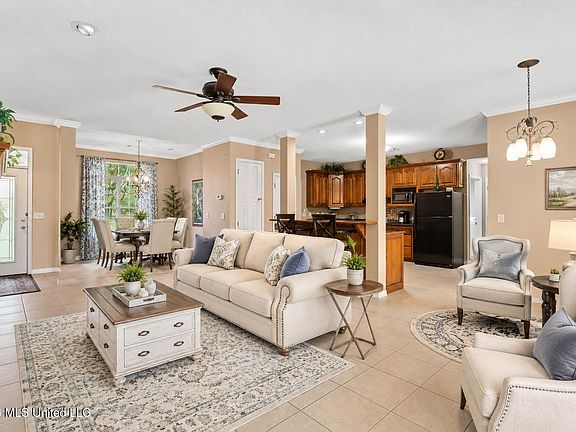 4th image of 1833 Perdido Blvd