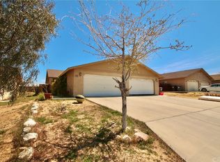 7215 Murray Ln #A & B, Yucca Valley, CA 92284