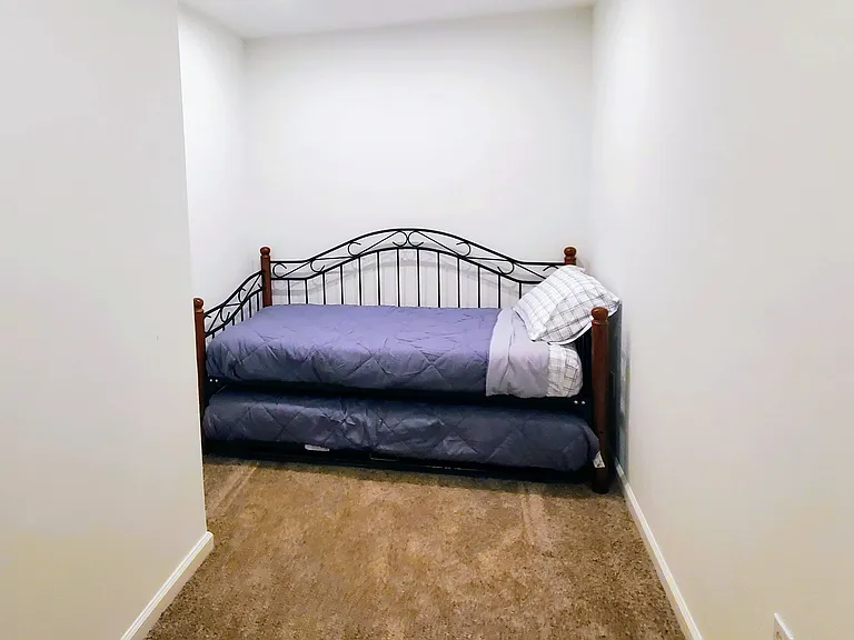 1467 Chamirey Dr SW — Photo 53