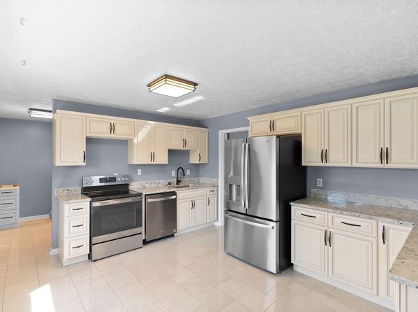1204 Austin Ct