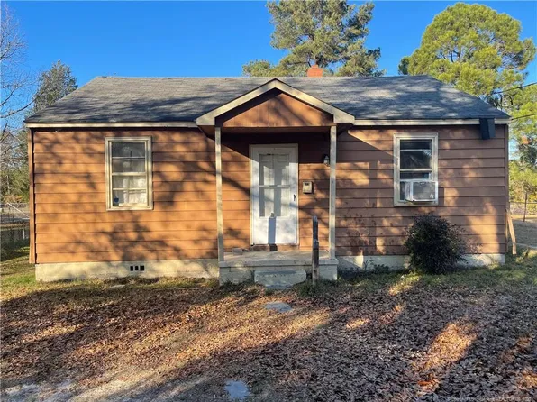 513 E 6th Ave, Raeford, NC 28376