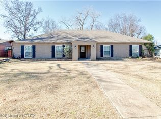 2500 S 67th St, Fort Smith, AR 72903