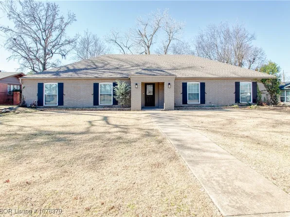 2500 S 67th St, Fort Smith, AR 72903