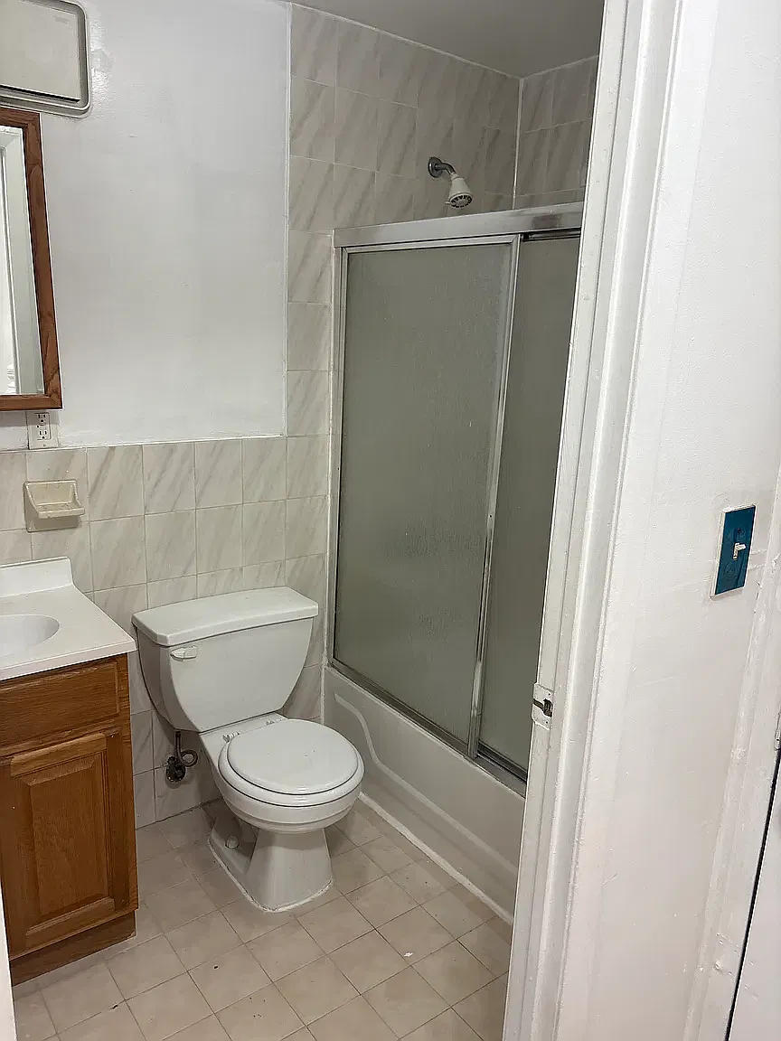86 Nagle Avenue — Photo 2