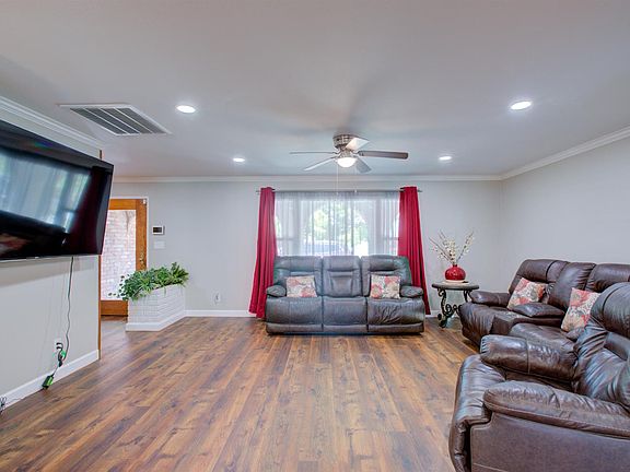 3rd image of 1750 1st St