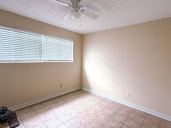 5th image of 373 Delta Rd