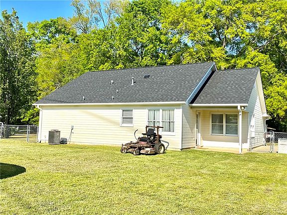 3rd image of 1190 Lee Road 207