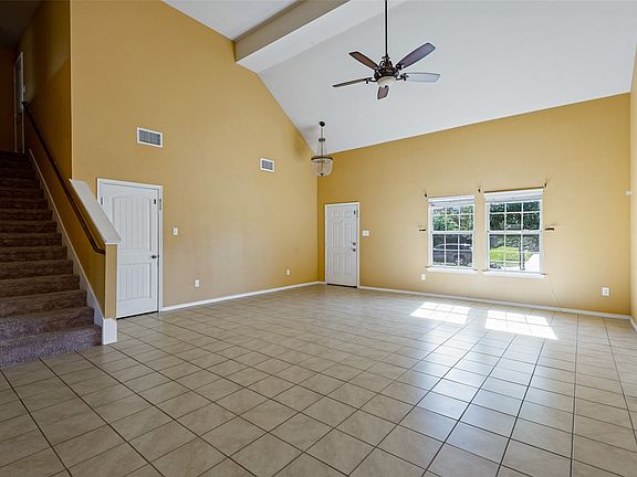 5th image of 2430 Monty St
