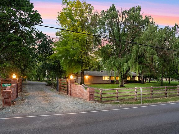 5th image of 9475 Alta Mesa Rd