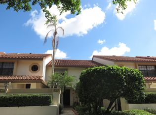 7875 La Mirada Dr, Boca Raton, FL 33433