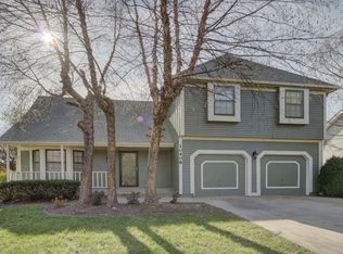 10406 Haskins St, Lenexa, KS 66215