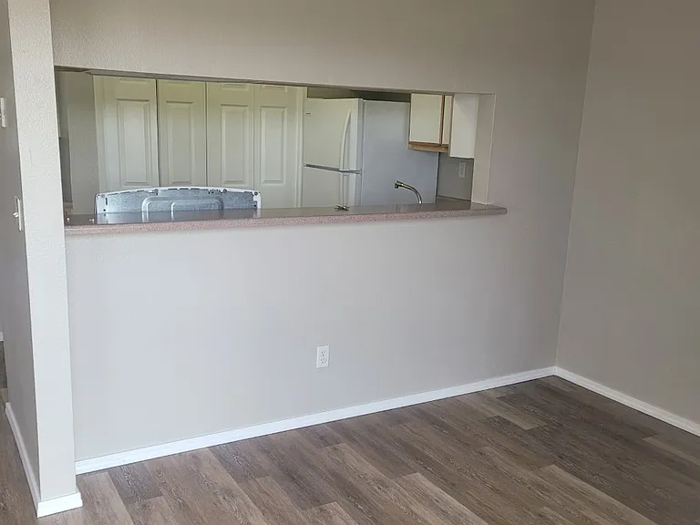 Hidden Creek Apartments — Photo 4