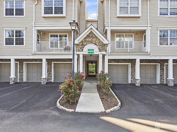 2nd image of 17 Prestwick Way