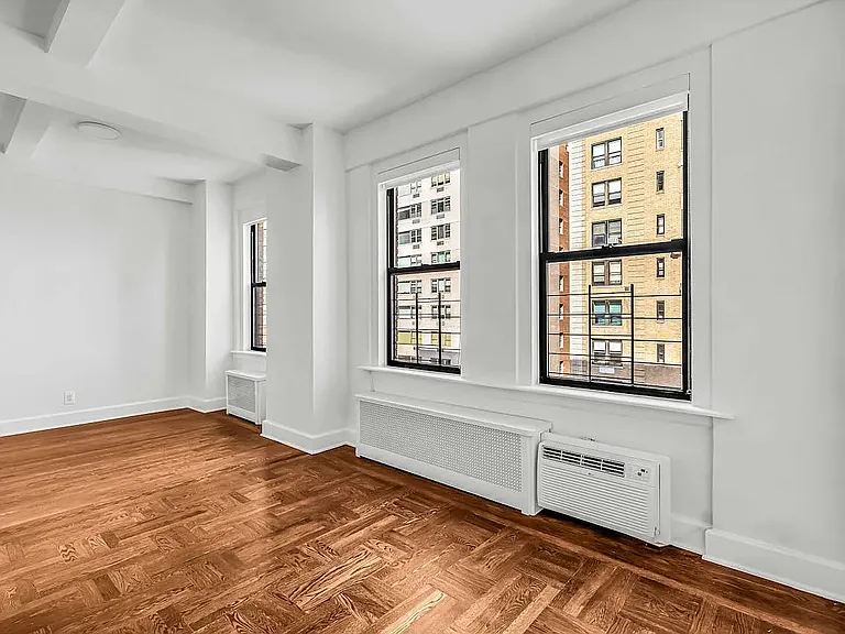 12 E 86th St #831 — Photo 2