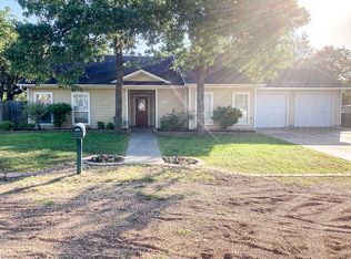 136 Jean Dr, La Grange, TX 78945