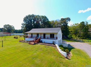 1094 Perkins Wood Rd, Hartselle, AL 35640