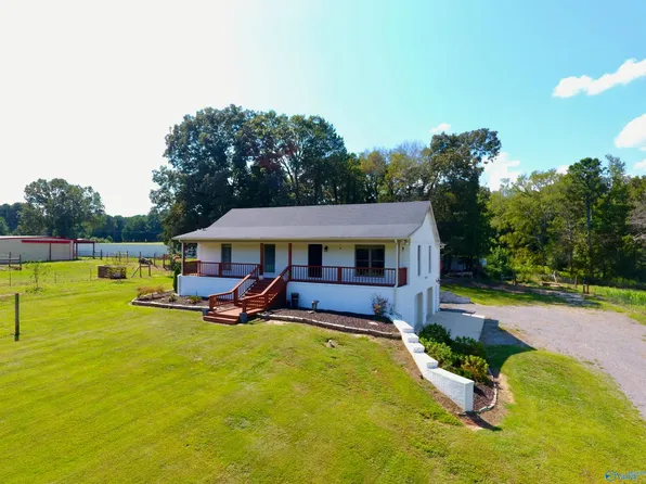 1094 Perkins Wood Rd, Hartselle, AL 35640