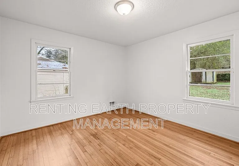 221 Lawson Rd — Photo 11