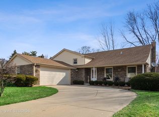 3019 N Windsor Dr, Arlington Heights, IL 60004