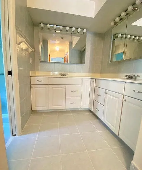 5585 Pennock Point Rd — Photo 7