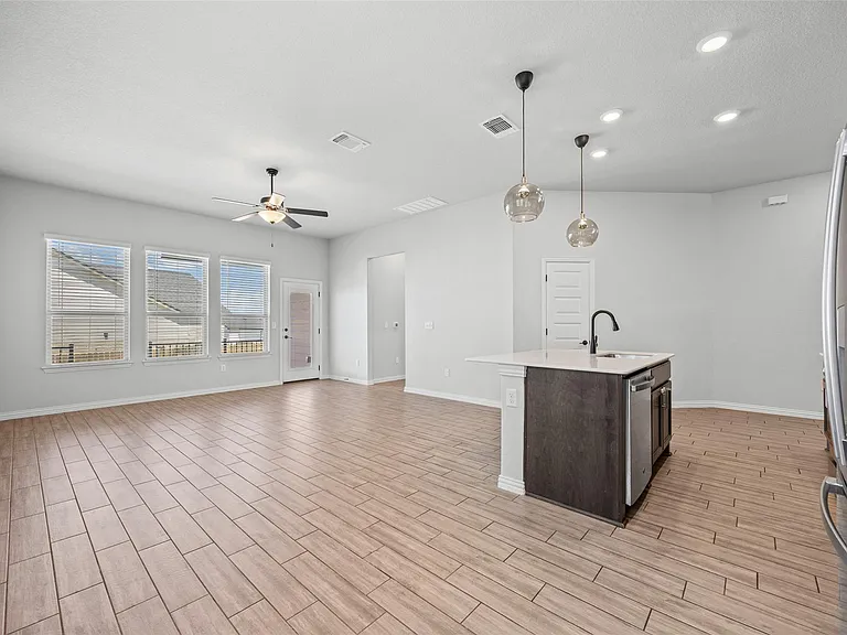 12900 Bloomington Dr — Photo 9